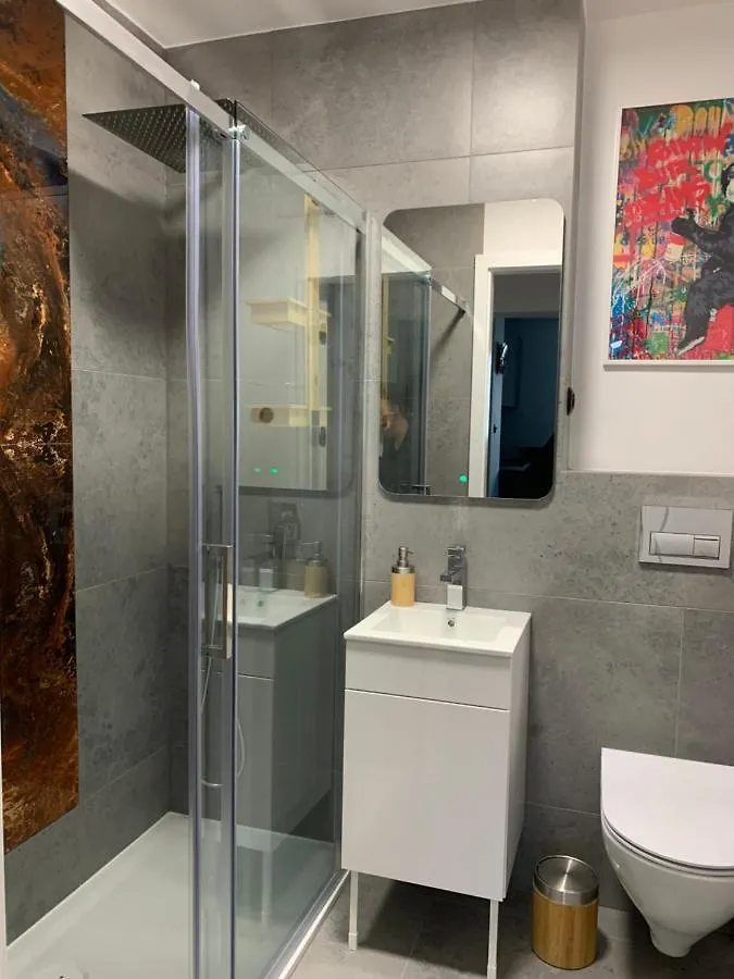Metro Trocka Apartment Warszawa Polska