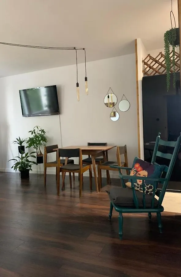 Metro Trocka Apartment Warszawa Polska